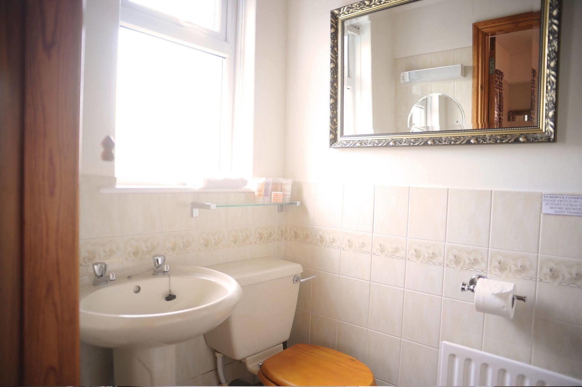 Chestnuts Guest House (Adults Only) Windermere Buitenkant foto